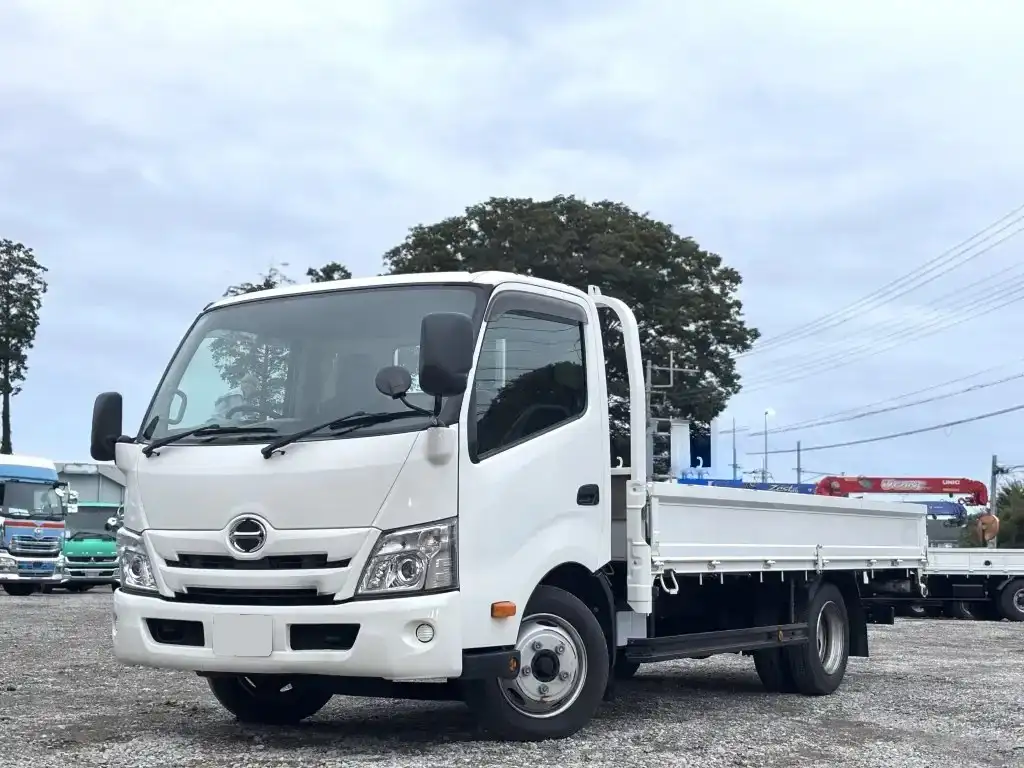 日野 デュトロ 小型 平ボディ 2RG-XZU710M R2 の中古トラック【車両No.199801】