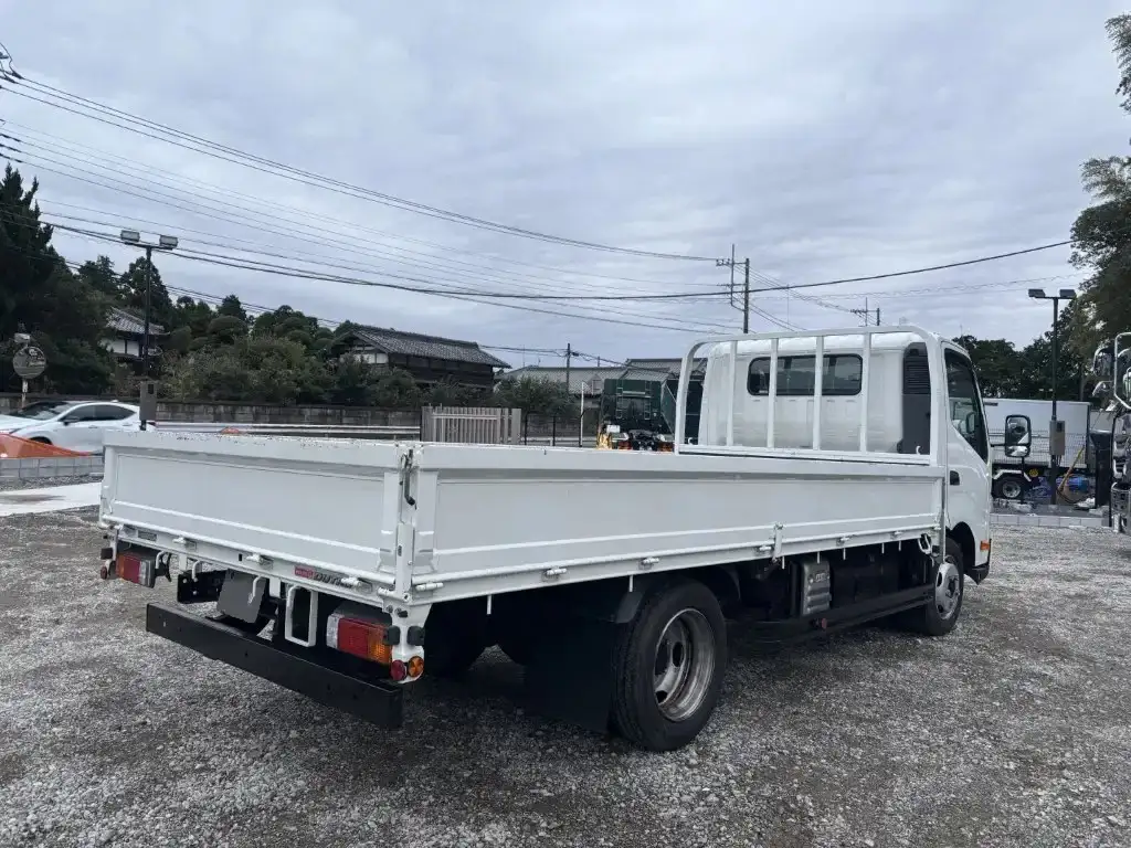 日野 デュトロ 小型 平ボディ 2RG-XZU710M R2の中古トラック画像3