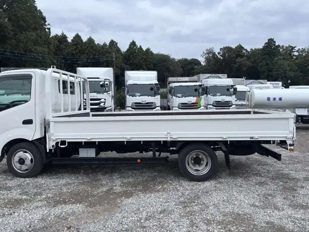 日野 デュトロ 小型 平ボディ 2RG-XZU710M R2の中古トラック画像5