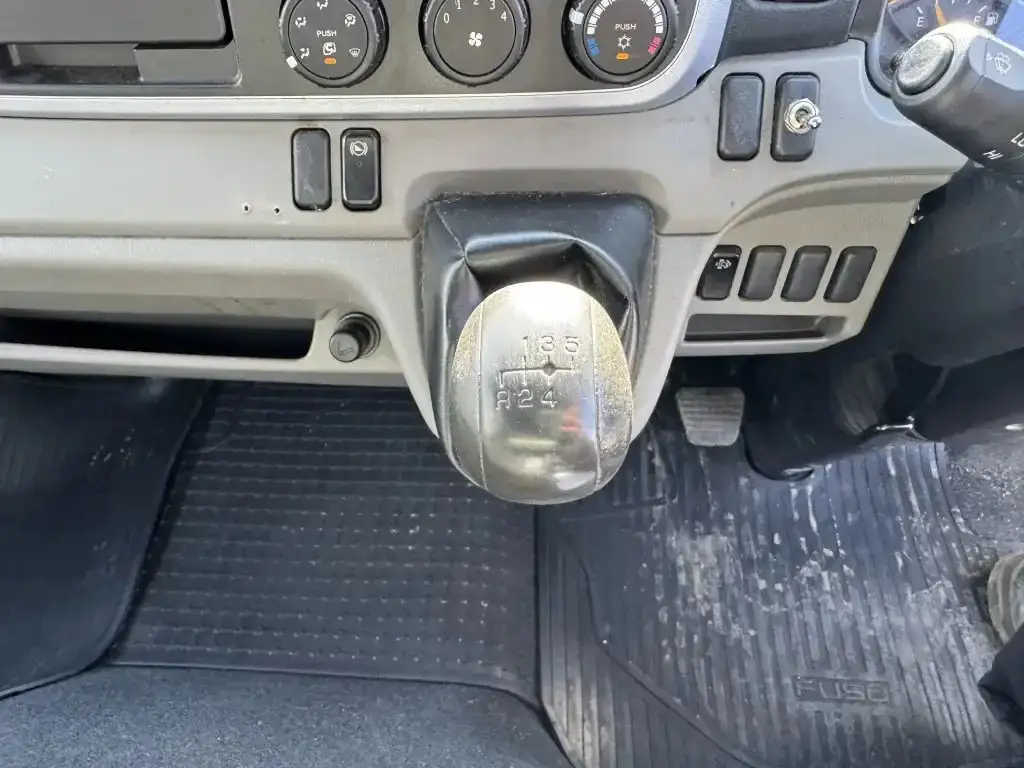 三菱 キャンター 小型 アルミバン サイドドア TPG-FEB50の中古トラック画像15