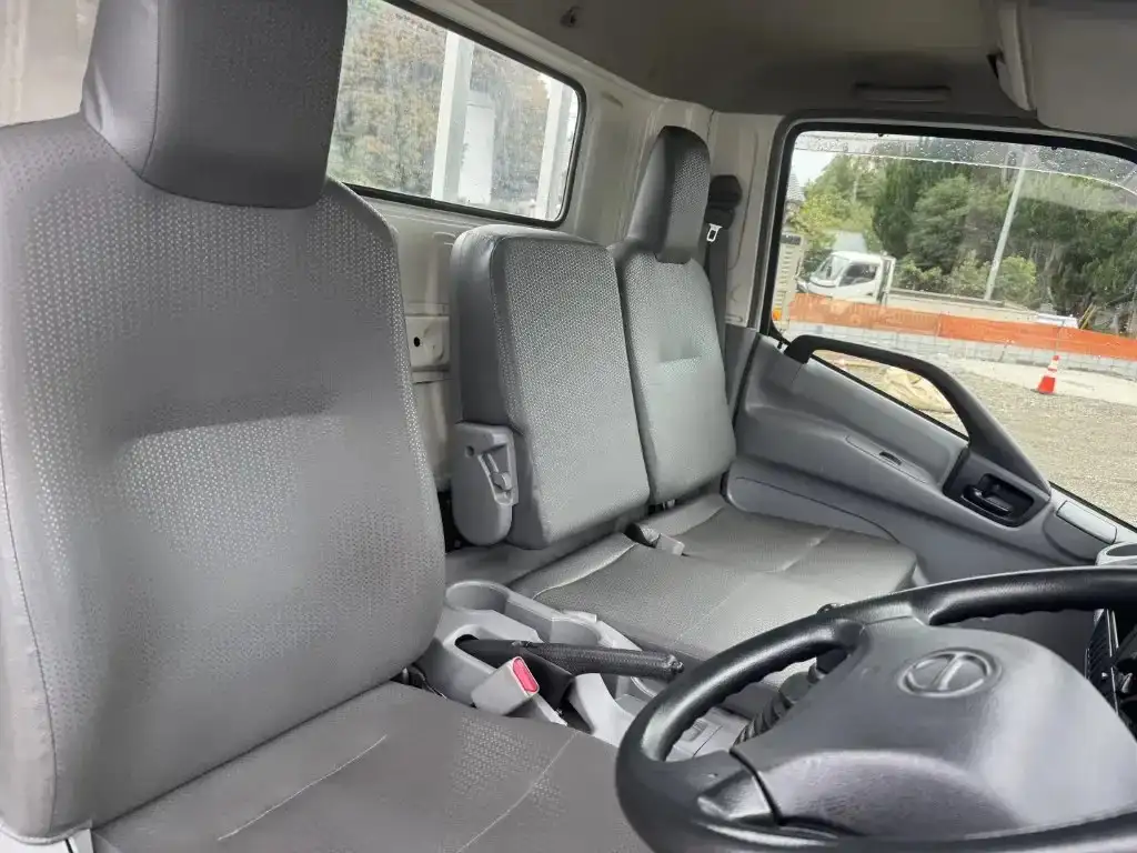 日野 デュトロ 小型 平ボディ TKG-XZU710M H30の中古トラック画像11