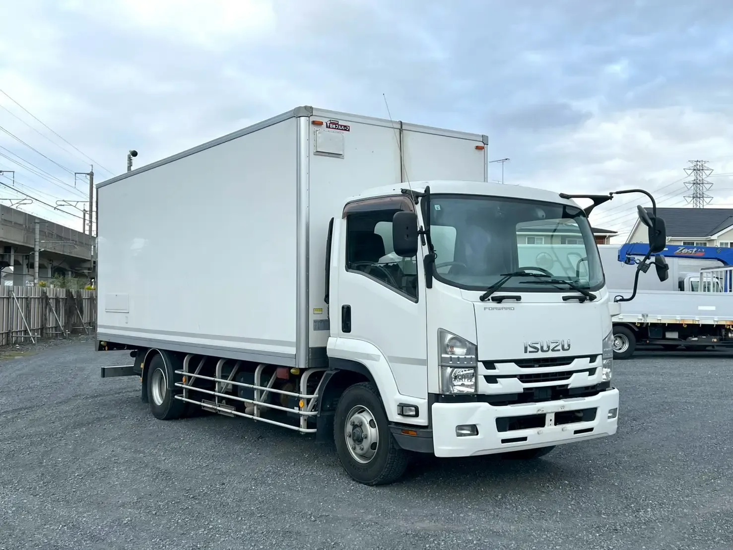 いすゞ フォワード 中型/増トン 冷凍冷蔵 保冷 エアサスの中古トラック画像2