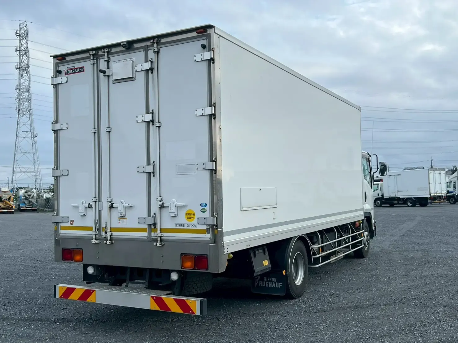 いすゞ フォワード 中型/増トン 冷凍冷蔵 保冷 エアサスの中古トラック画像3