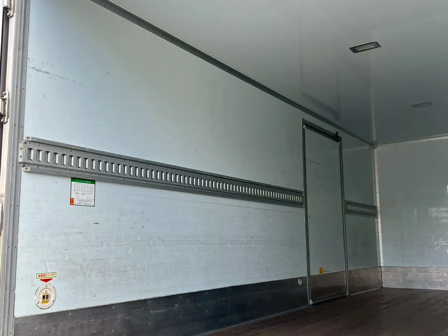 いすゞ フォワード 中型/増トン 冷凍冷蔵 保冷 エアサスの中古トラック画像9