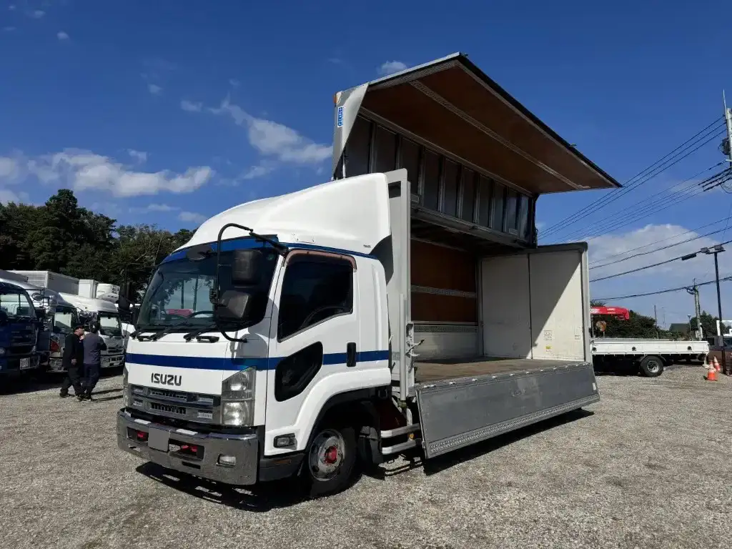 いすゞ フォワード 中型/増トン ウイング エアサス ベッドの中古トラック画像5