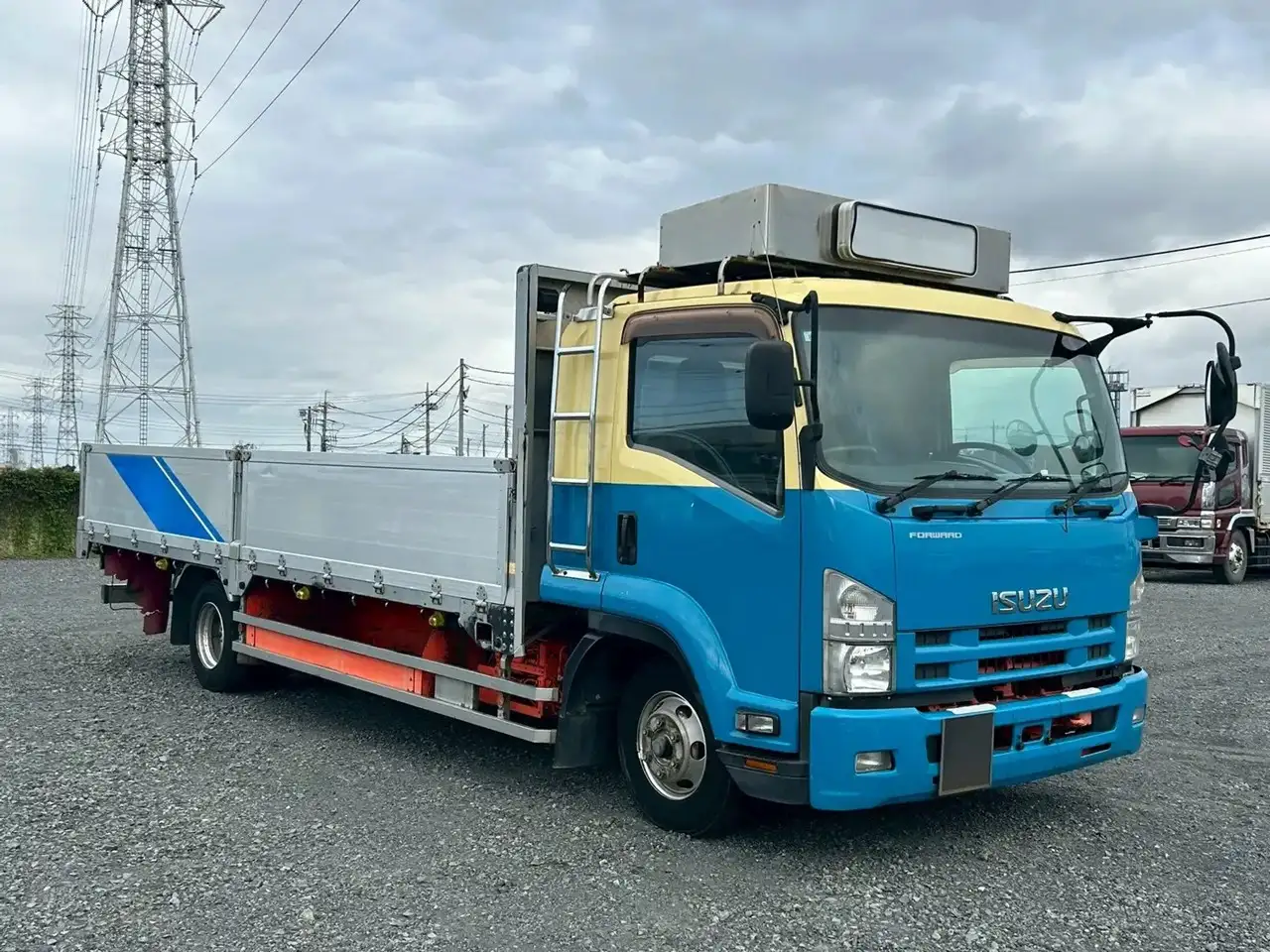 いすゞ フォワード 中型/増トン 平ボディ アルミブロック エアサスの中古トラック画像2