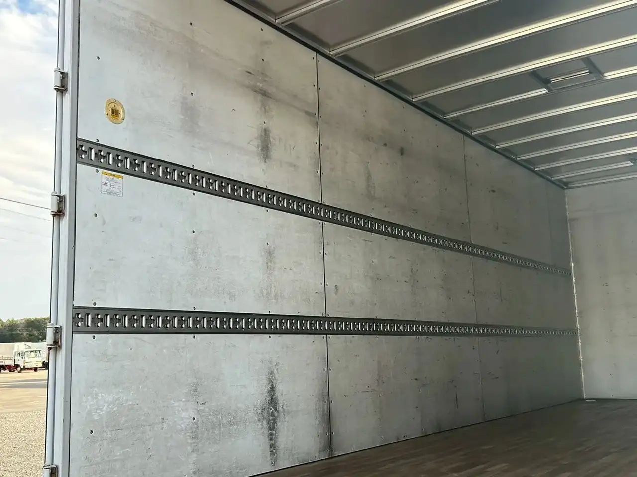 日野 レンジャー 中型/増トン アルミバン エアサス ベッドの中古トラック画像7