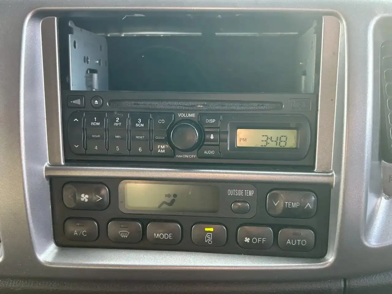 日野 レンジャー 中型/増トン アルミバン エアサス ベッドの中古トラック画像14