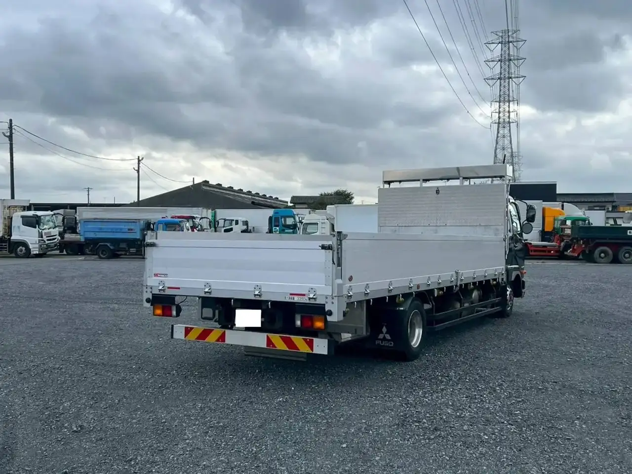 三菱 ファイター 中型/増トン 平ボディ アルミブロック エアサスの中古トラック画像3