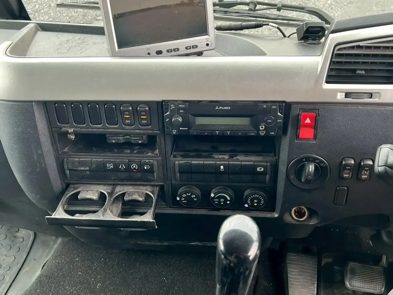 三菱 ファイター 中型/増トン 平ボディ アルミブロック エアサスの中古トラック画像12