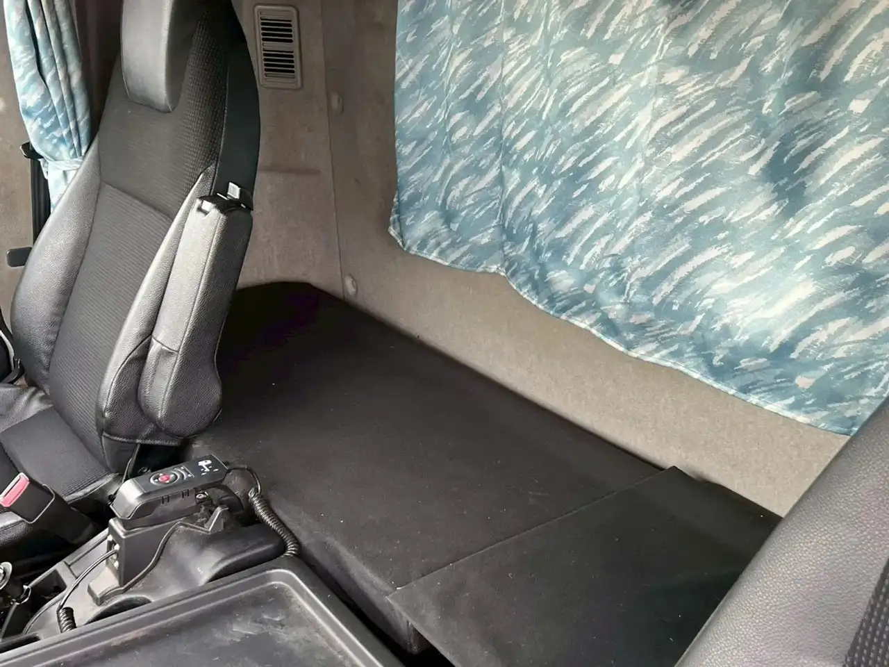 三菱 ファイター 中型/増トン 平ボディ アルミブロック エアサスの中古トラック画像11