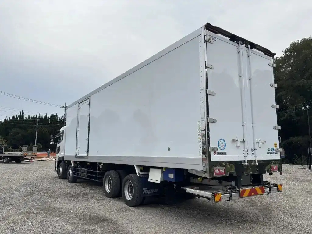 日産UD クオン 大型 冷凍冷蔵 低温 パワーゲートの中古トラック画像4