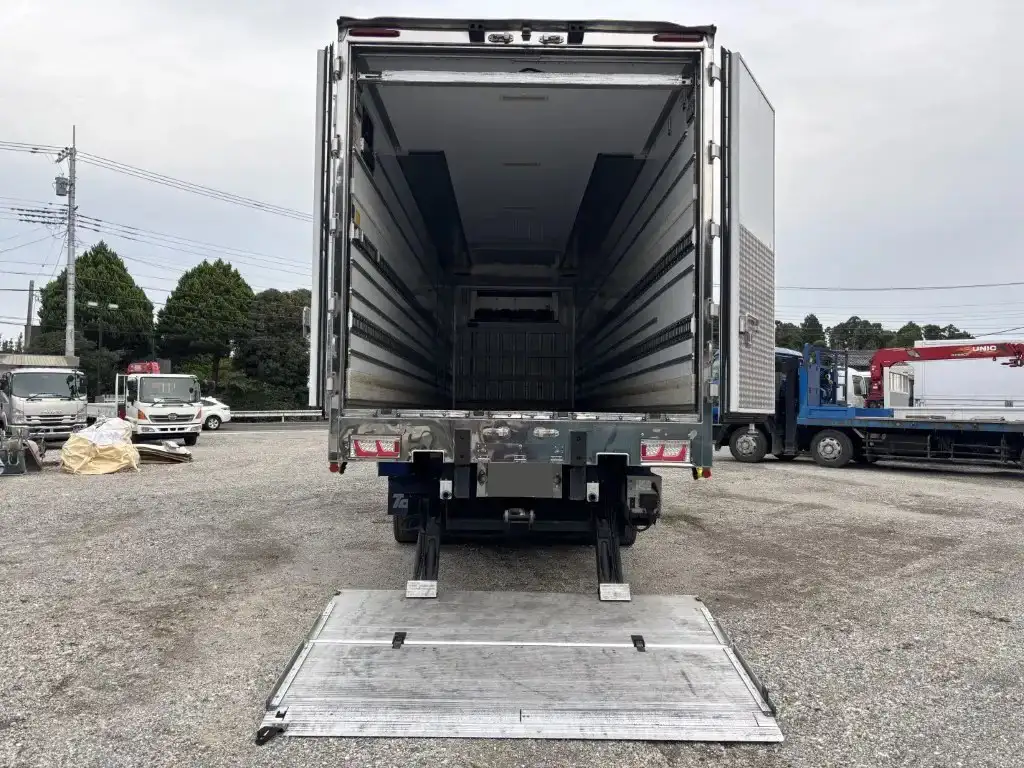 日産UD クオン 大型 冷凍冷蔵 低温 パワーゲートの中古トラック画像6