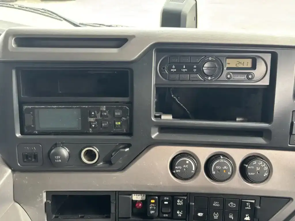 日産UD クオン 大型 冷凍冷蔵 低温 パワーゲートの中古トラック画像14