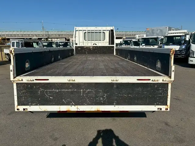 日野 レンジャー 中型/増トン 平ボディ エアサス ベッドの中古トラック画像5