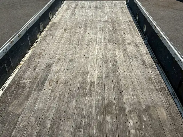 日野 レンジャー 中型/増トン 平ボディ エアサス ベッドの中古トラック画像9