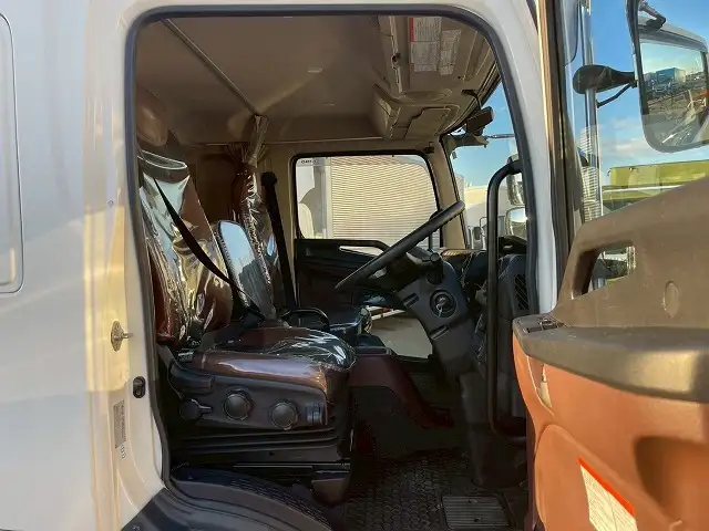 日野 レンジャー 中型/増トン 平ボディ エアサス ベッドの中古トラック画像10