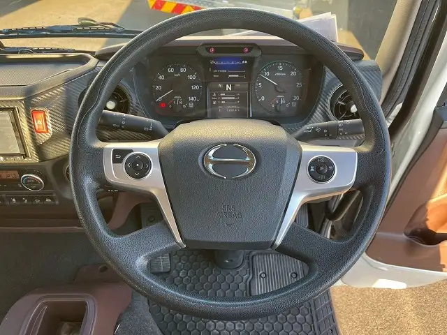 日野 レンジャー 中型/増トン 平ボディ エアサス ベッドの中古トラック画像12