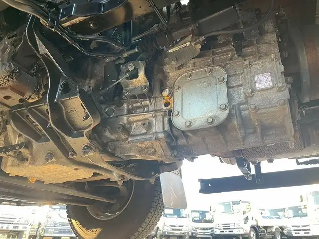 日野 レンジャー 中型/増トン 平ボディ エアサス ベッドの中古トラック画像16