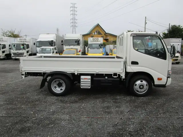 日野 デュトロ 小型 平ボディ 2RG-XZU605M R2の中古トラック画像3