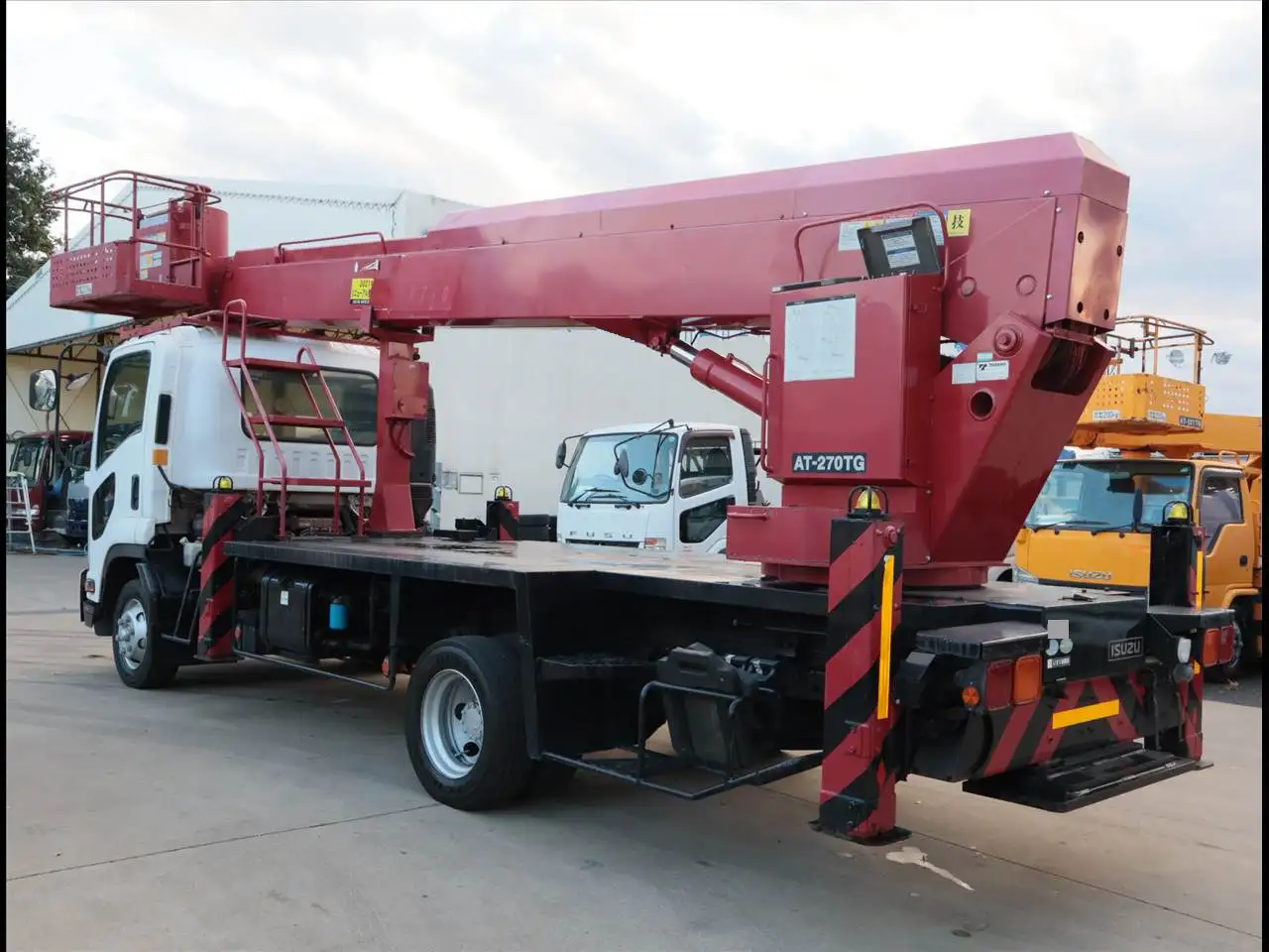 いすゞ フォワード 中型/増トン 高所・建柱車 高所作業車 TKG-FRR90S1の中古トラック画像4