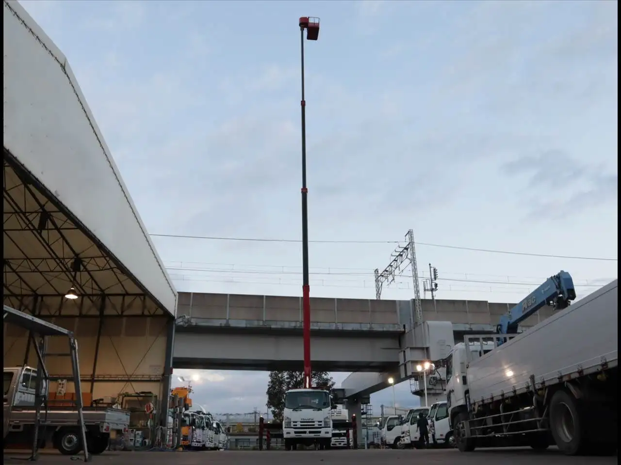 いすゞ フォワード 中型/増トン 高所・建柱車 高所作業車 TKG-FRR90S1の中古トラック画像5