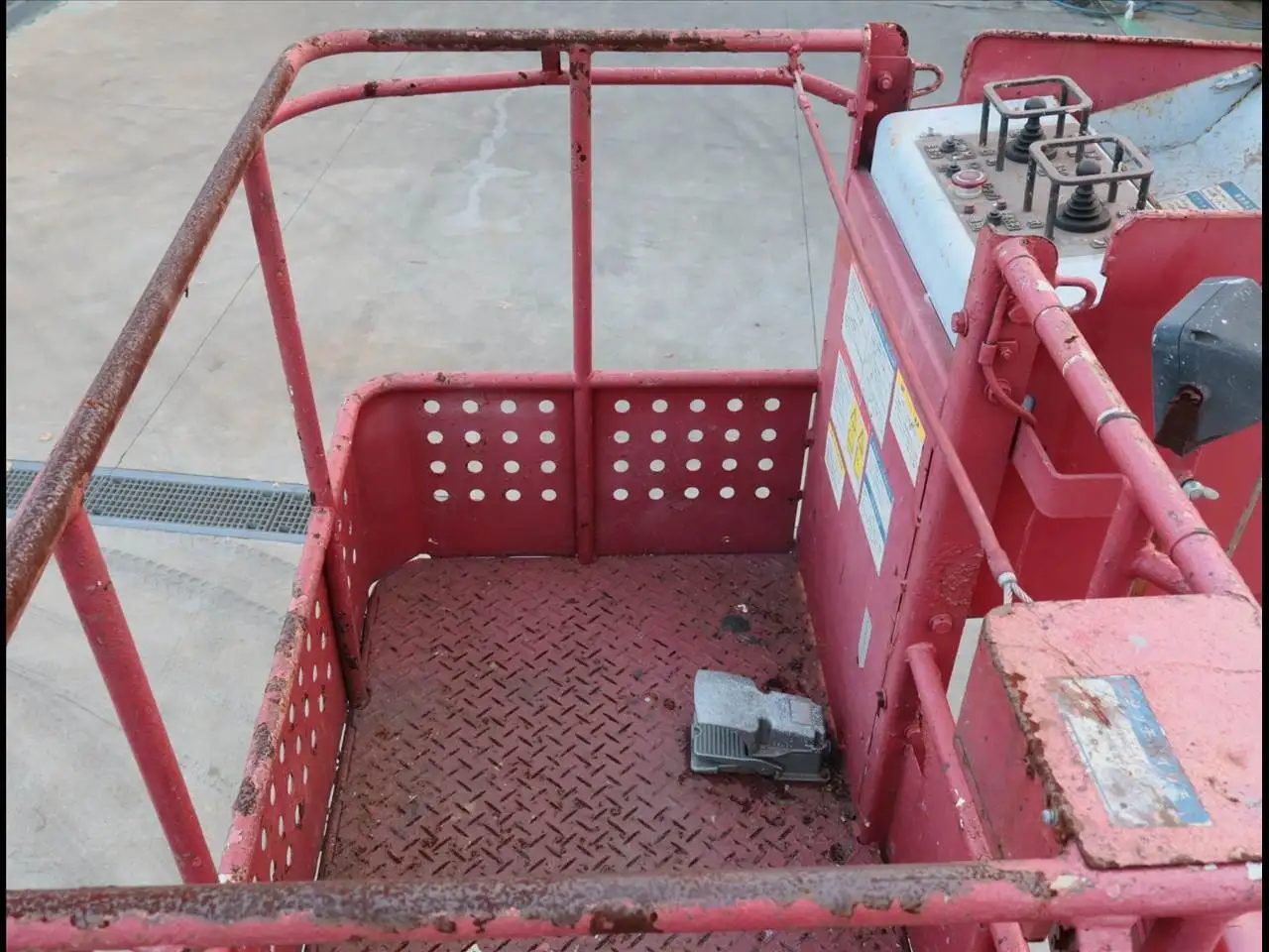 いすゞ フォワード 中型/増トン 高所・建柱車 高所作業車 TKG-FRR90S1の中古トラック画像8