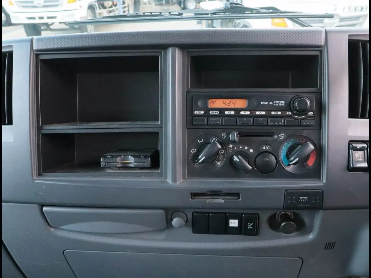 いすゞ フォワード 中型/増トン 高所・建柱車 高所作業車 TKG-FRR90S1の中古トラック画像14