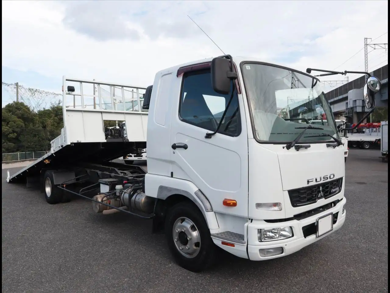 三菱 ファイター 中型/増トン 車両重機運搬 ラジコン ウインチの中古トラック画像2