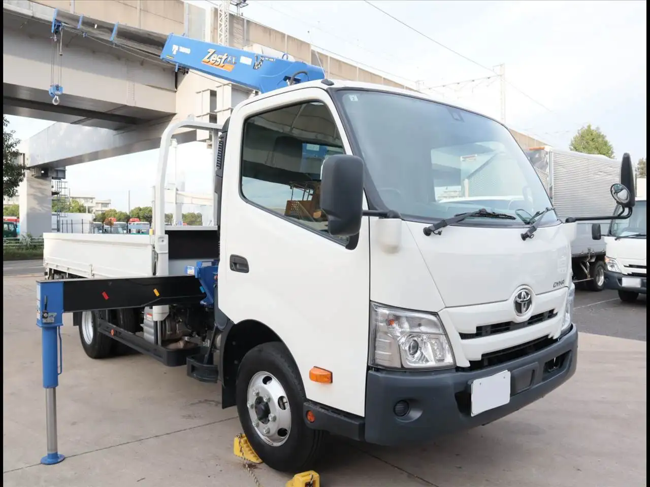 トヨタ ダイナ 小型 クレーン付 床鉄板 4段の中古トラック画像2