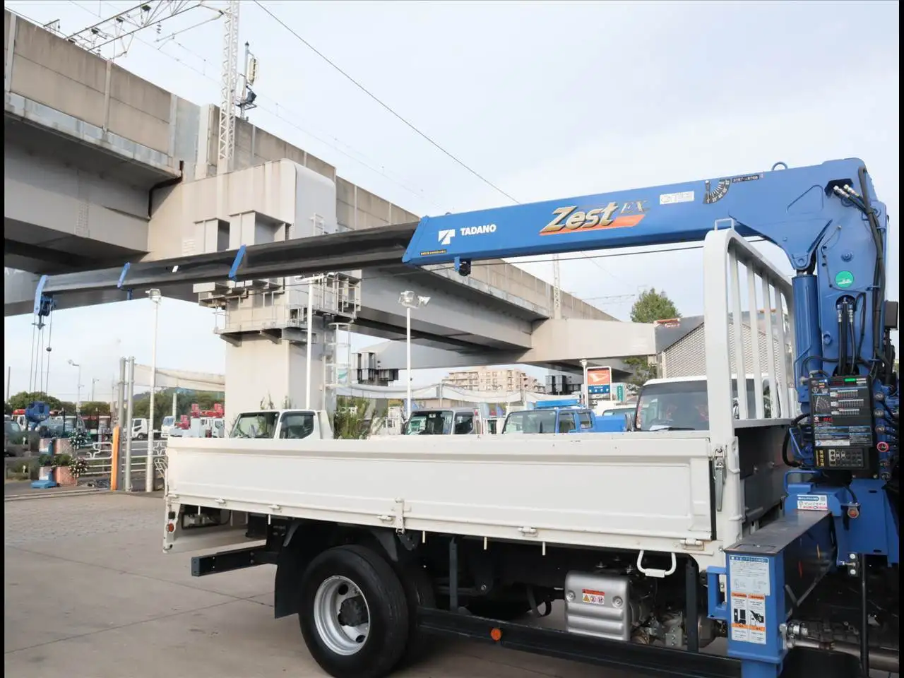 トヨタ ダイナ 小型 クレーン付 床鉄板 4段の中古トラック画像5