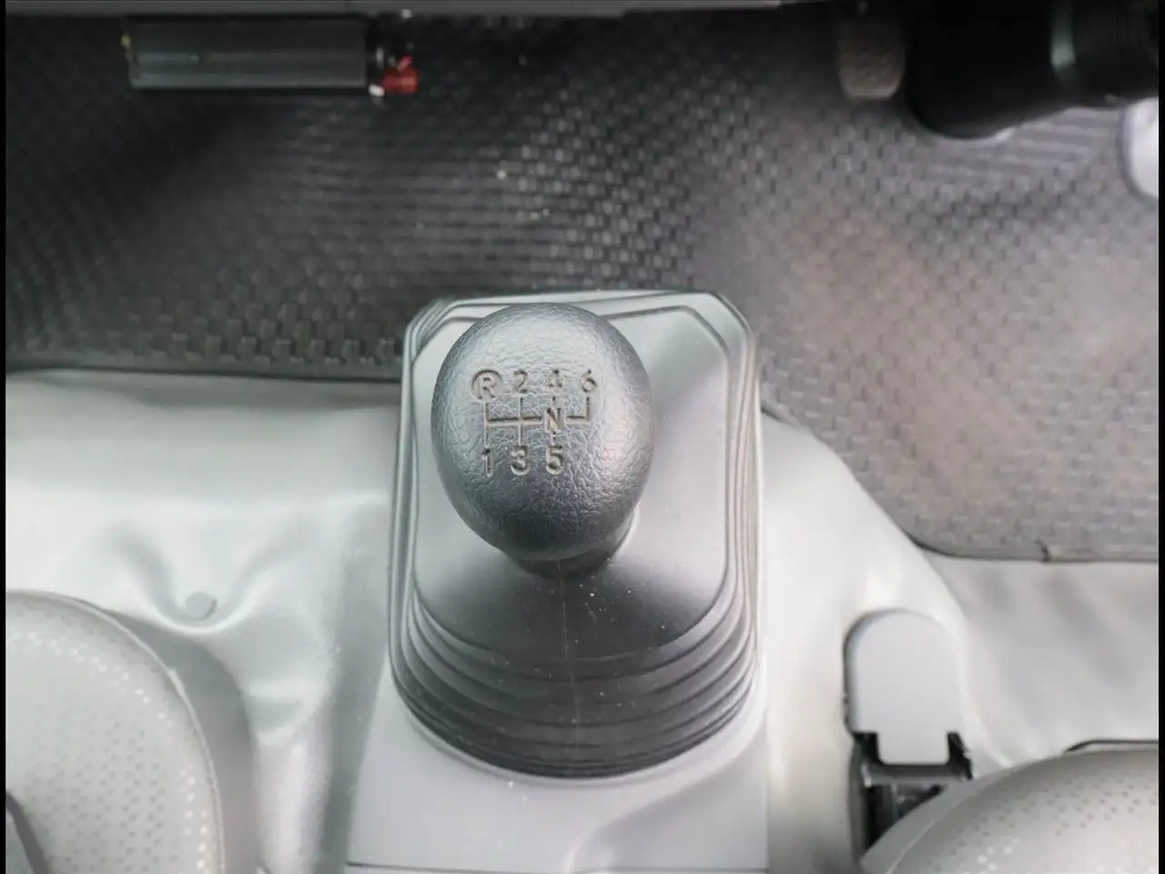 トヨタ ダイナ 小型 クレーン付 床鉄板 4段の中古トラック画像15