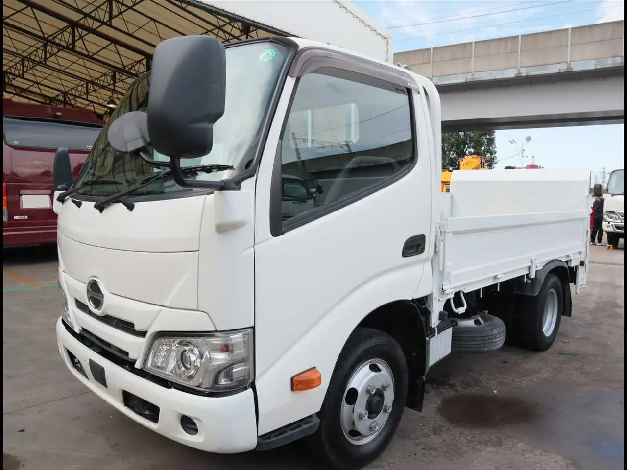 日野 デュトロ 小型 平ボディ パワーゲート 2RG-XZU605M の中古トラック【車両No.199936】