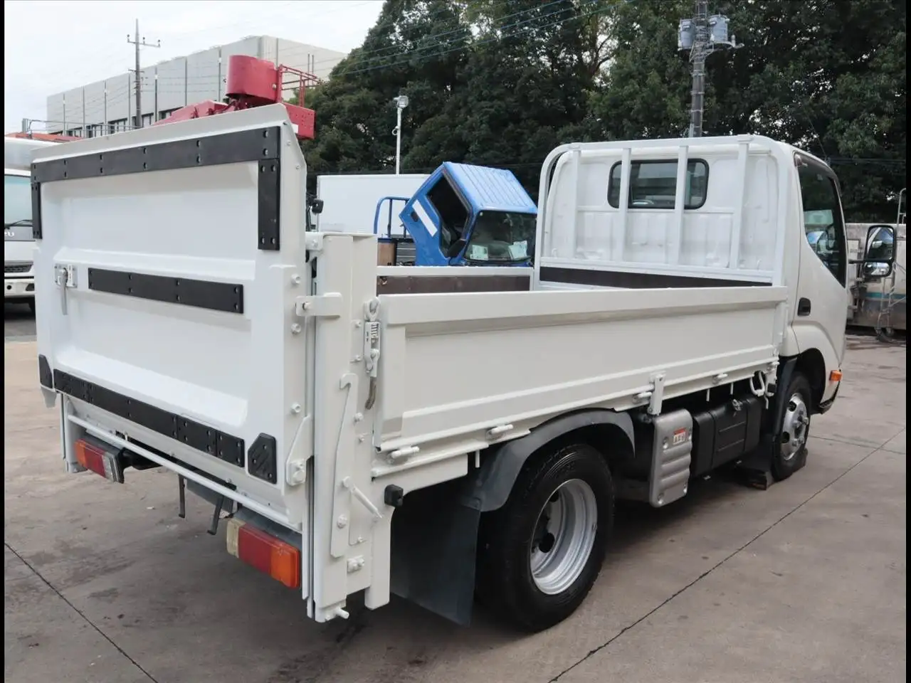 日野 デュトロ 小型 平ボディ パワーゲート 2RG-XZU605Mの中古トラック画像3