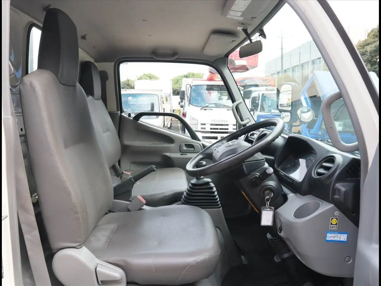 日野 デュトロ 小型 平ボディ パワーゲート 2RG-XZU605Mの中古トラック画像11