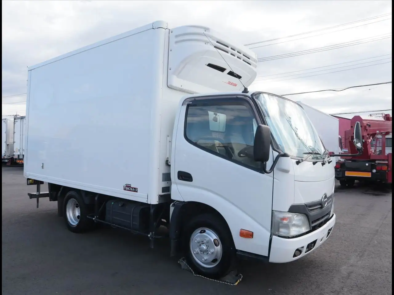 日野 デュトロ 小型 冷凍冷蔵 低温 床ステンの中古トラック画像2