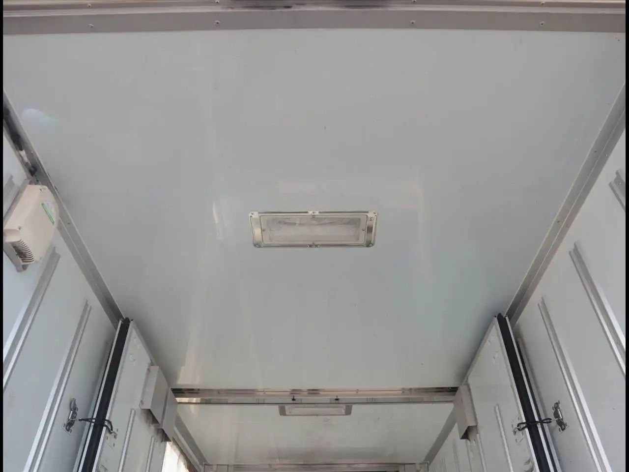 日野 デュトロ 小型 冷凍冷蔵 低温 床ステンの中古トラック画像10