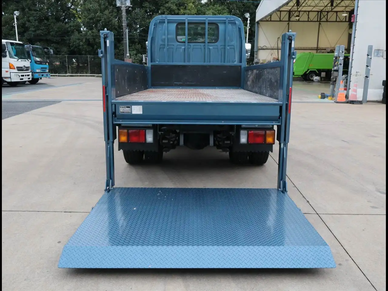 マツダ タイタン 小型 平ボディ パワーゲート 床鉄板の中古トラック画像5