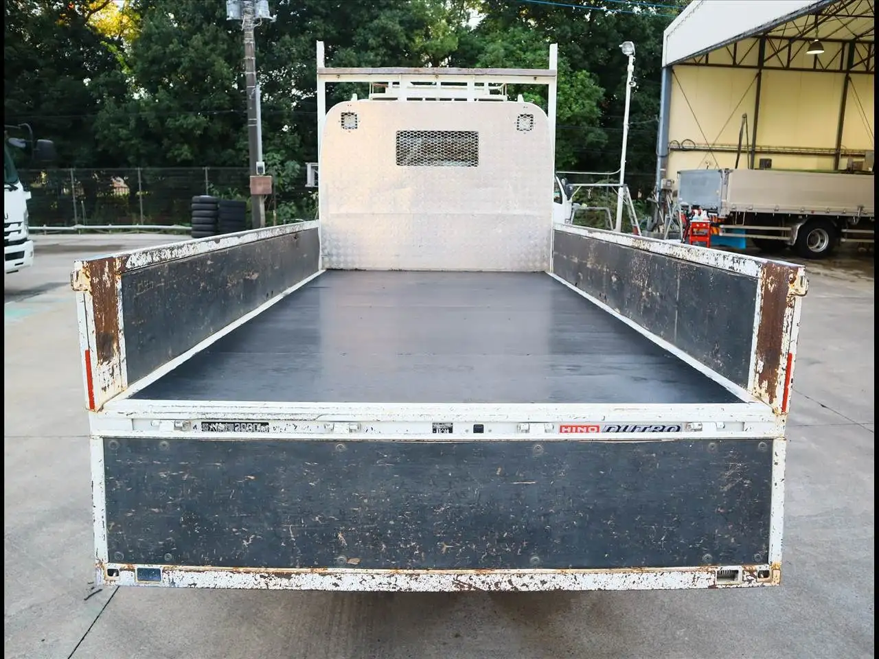 日野 デュトロ 小型 平ボディ 2RG-XZU645M R3の中古トラック画像5