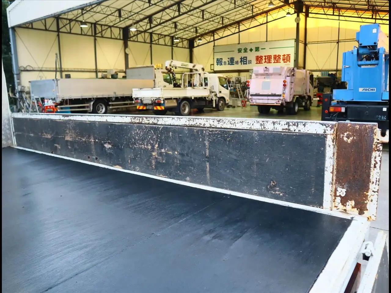 日野 デュトロ 小型 平ボディ 2RG-XZU645M R3の中古トラック画像9