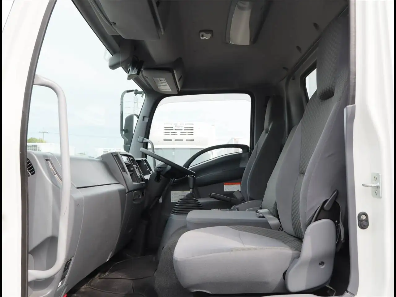 いすゞ フォワード 中型/増トン アルミバン 2RG-FRR90S2 R2の中古トラック画像12