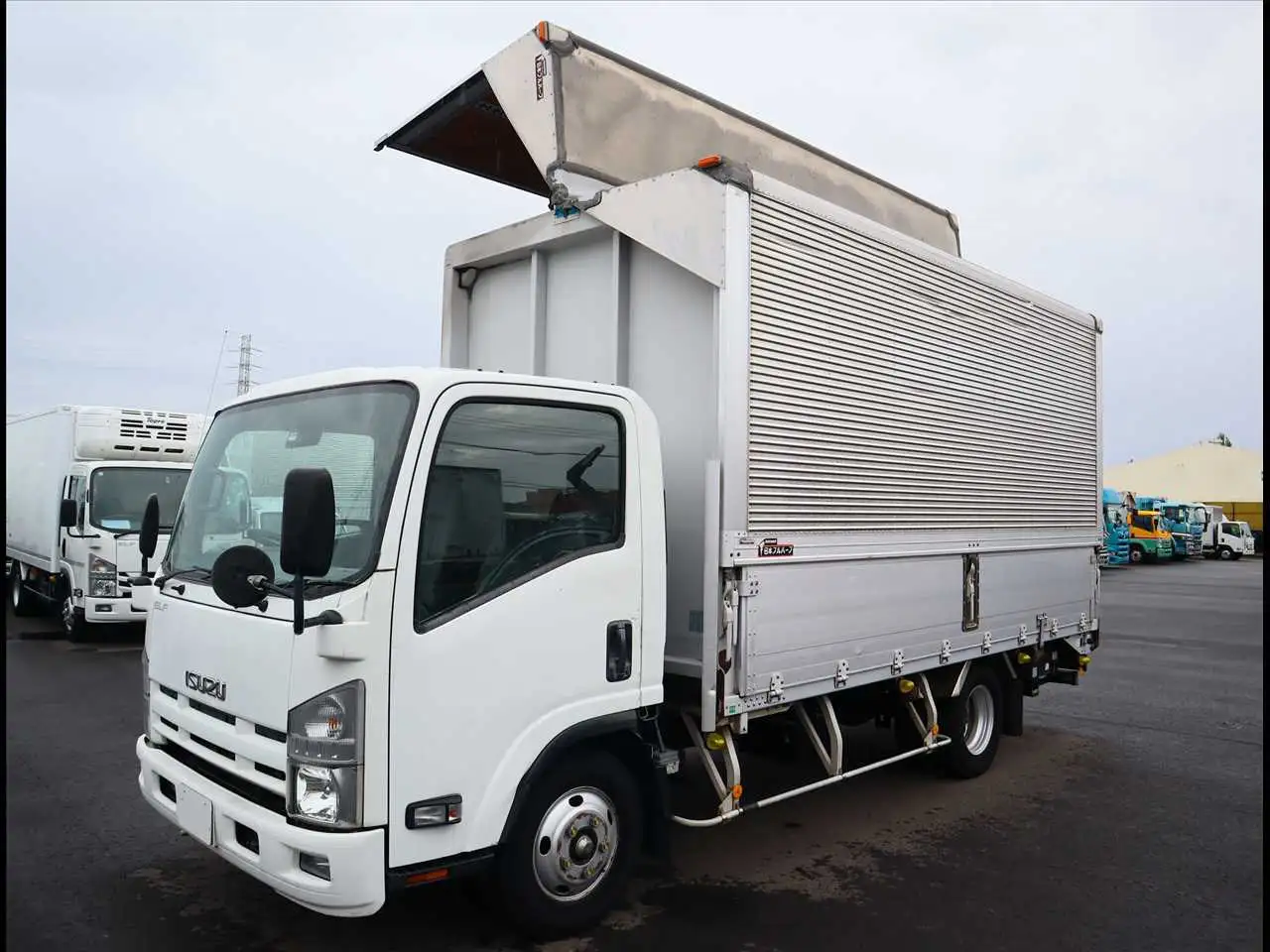 いすゞ エルフ 小型 ウイング パワーゲート BDG-NPR85AN の中古トラック【車両No.199984】