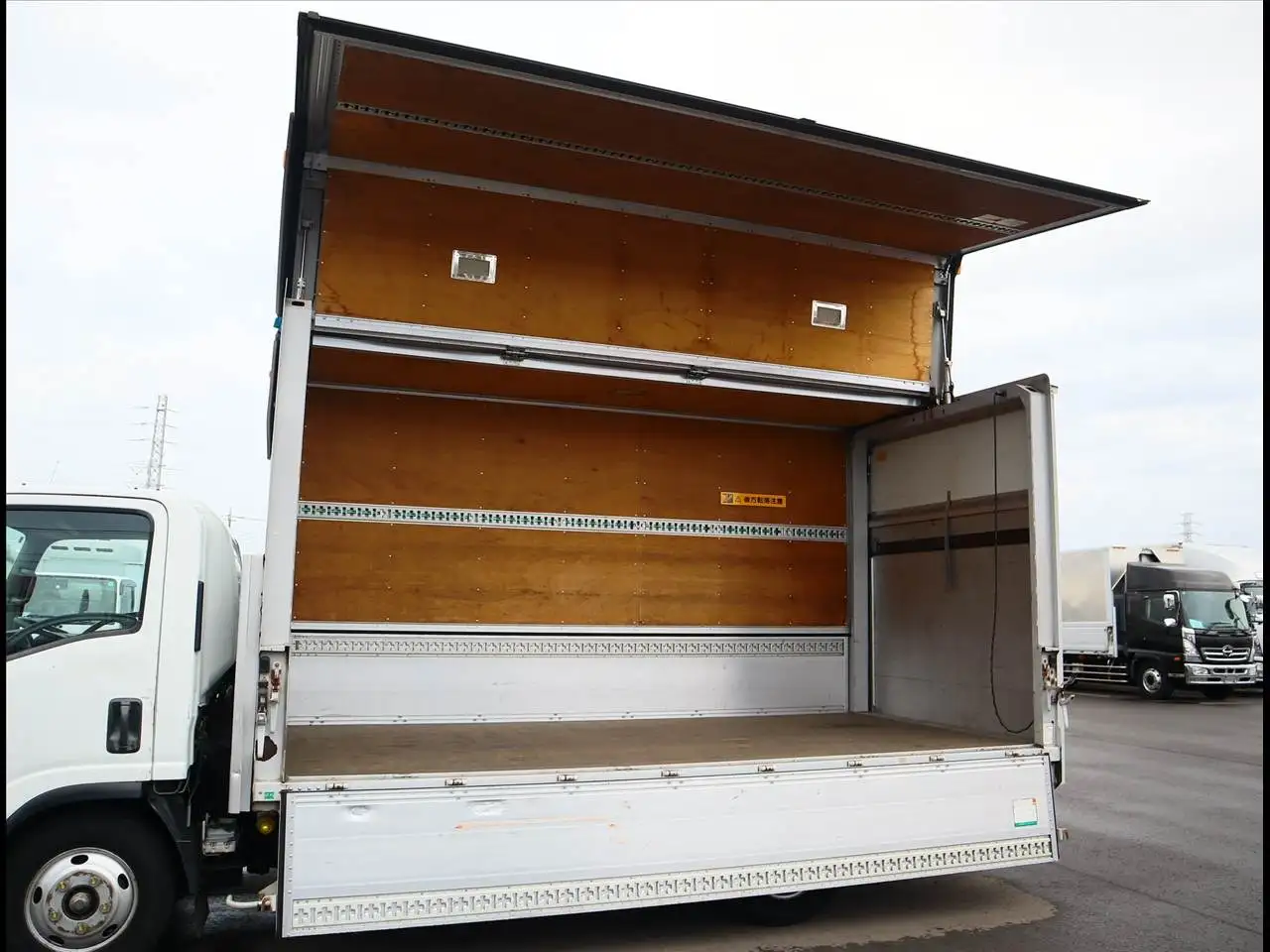 いすゞ エルフ 小型 ウイング パワーゲート BDG-NPR85ANの中古トラック画像5