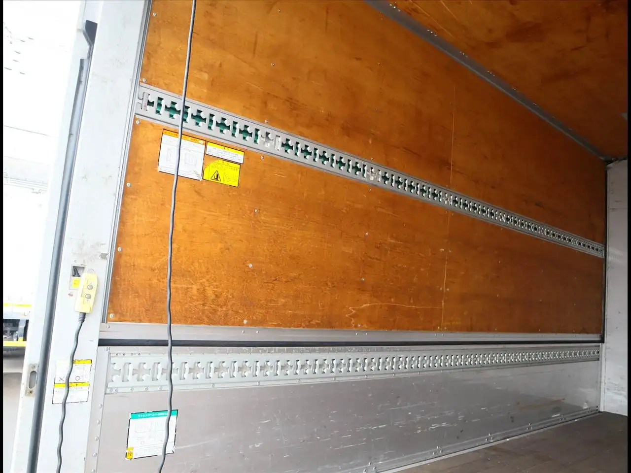 いすゞ エルフ 小型 ウイング パワーゲート BDG-NPR85ANの中古トラック画像9