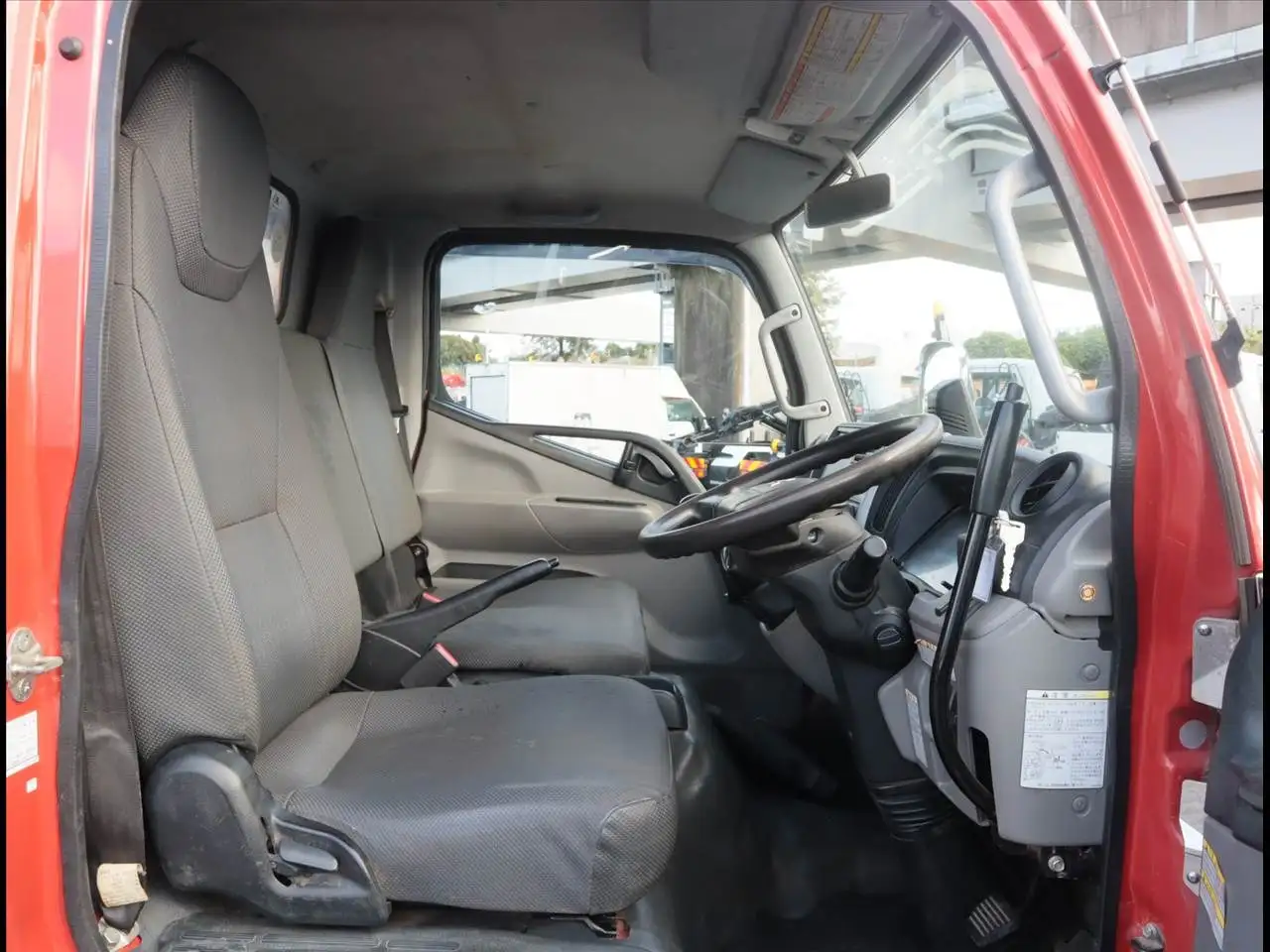 三菱 キャンター 小型 ダンプ 強化 2RG-FBA60の中古トラック画像9
