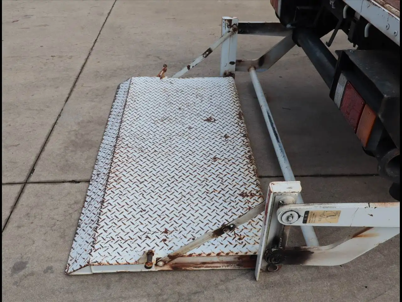 マツダ タイタン 小型 平ボディ パワーゲート 床鉄板の中古トラック画像10