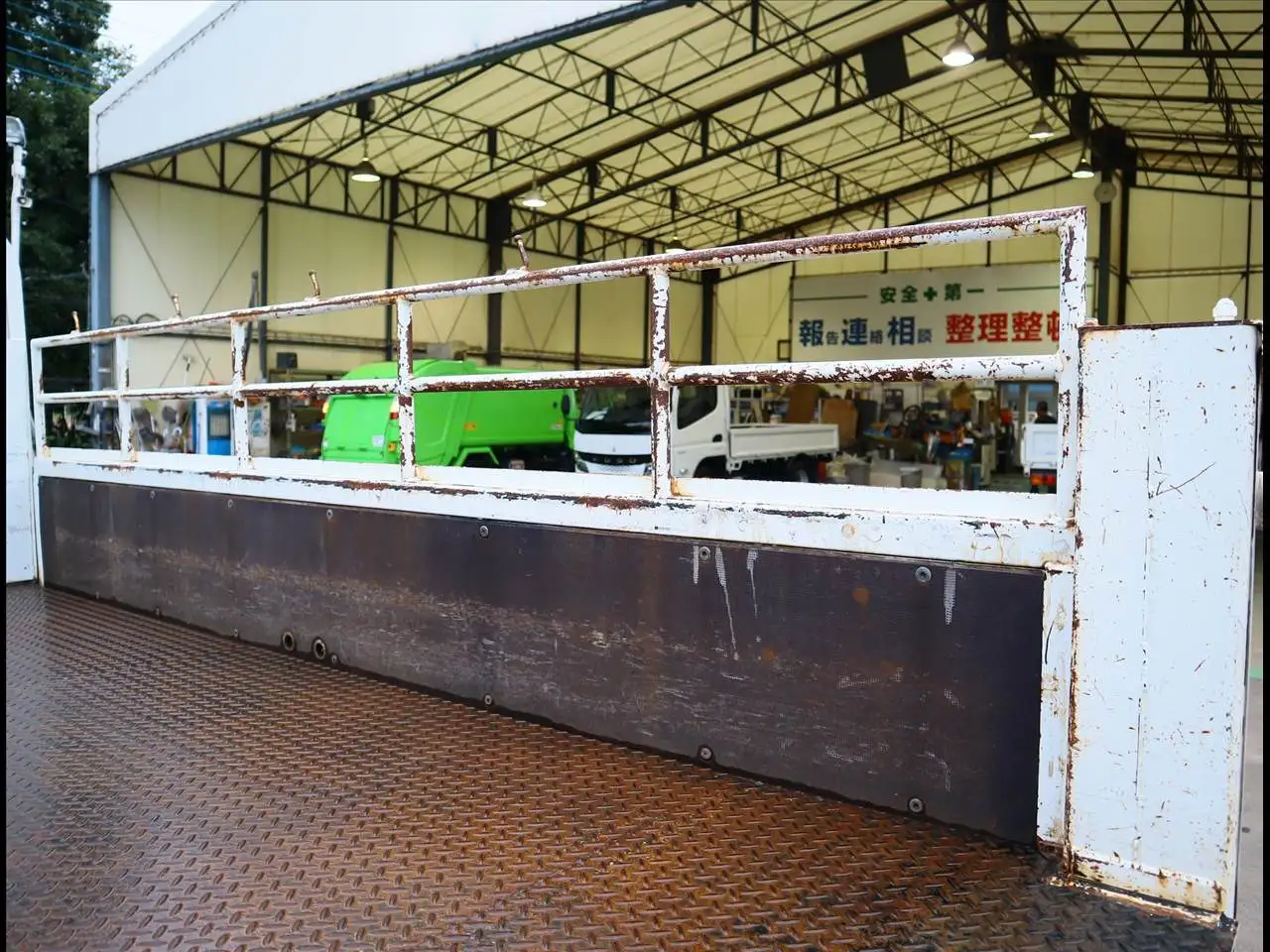 日野 デュトロ 小型 平ボディ パワーゲート 床鉄板の中古トラック画像9