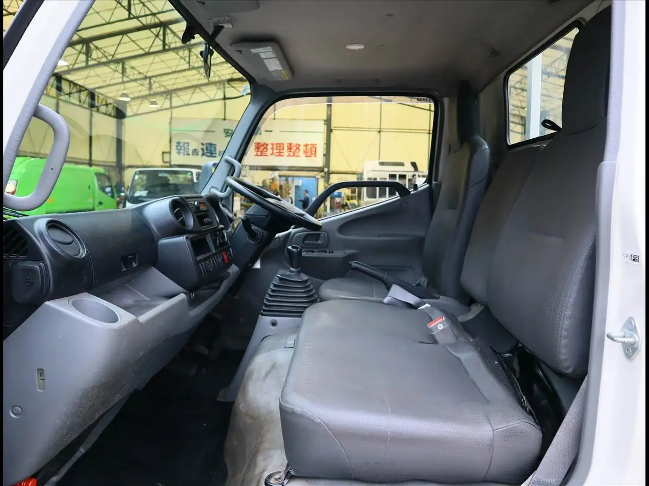 日野 デュトロ 小型 平ボディ パワーゲート 床鉄板の中古トラック画像12