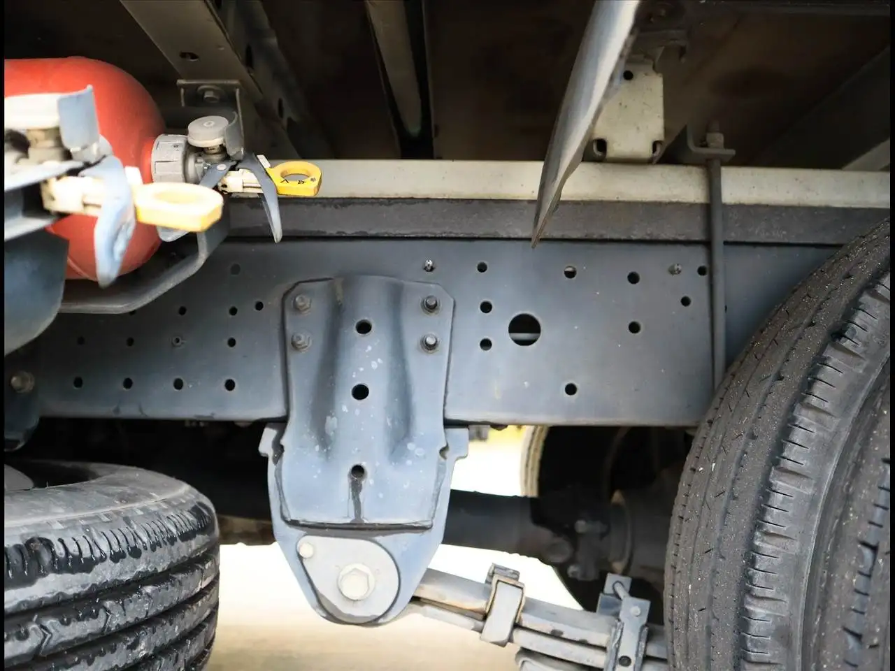 日野 デュトロ 小型 平ボディ パワーゲート 床鉄板の中古トラック画像像17