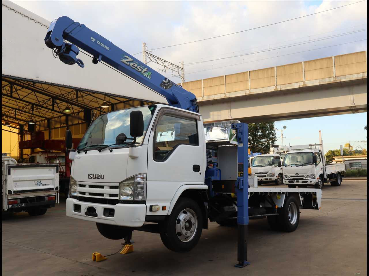 いすゞ エルフ 小型 車両重機運搬 セルフローダー